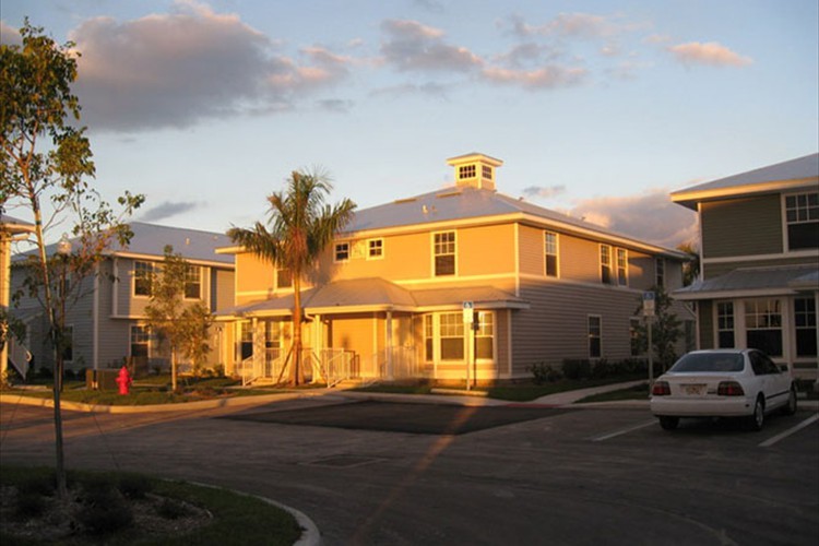 8 Gulf Breeze Apartments - Punta Gorda, FL